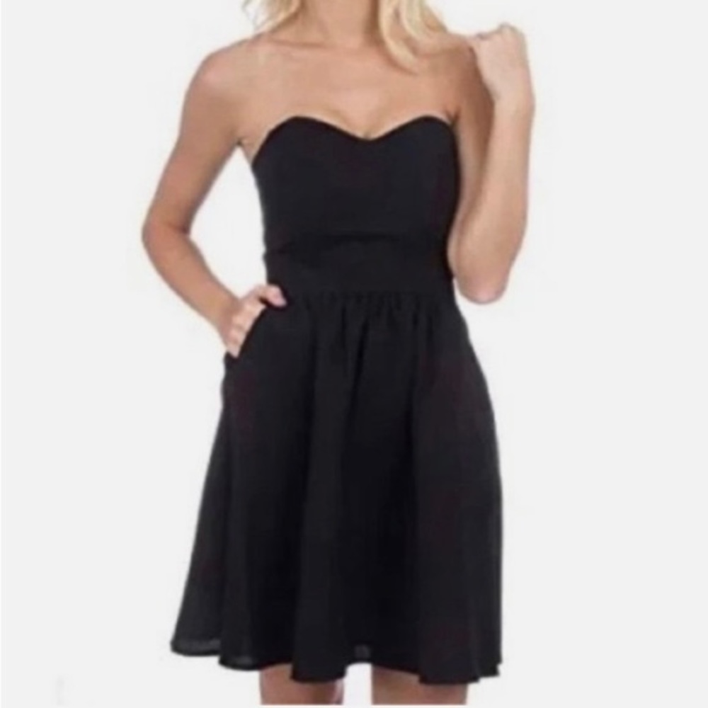 💕wedding season💕NWT Lauren James Savannah strapless black dress.